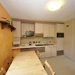 Baita Carosello Apt 4 Adiacente alla partenza del Carosello 3000